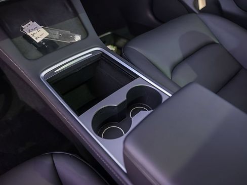 Used 2023 Tesla Model 3 Standard Range RWD image 19