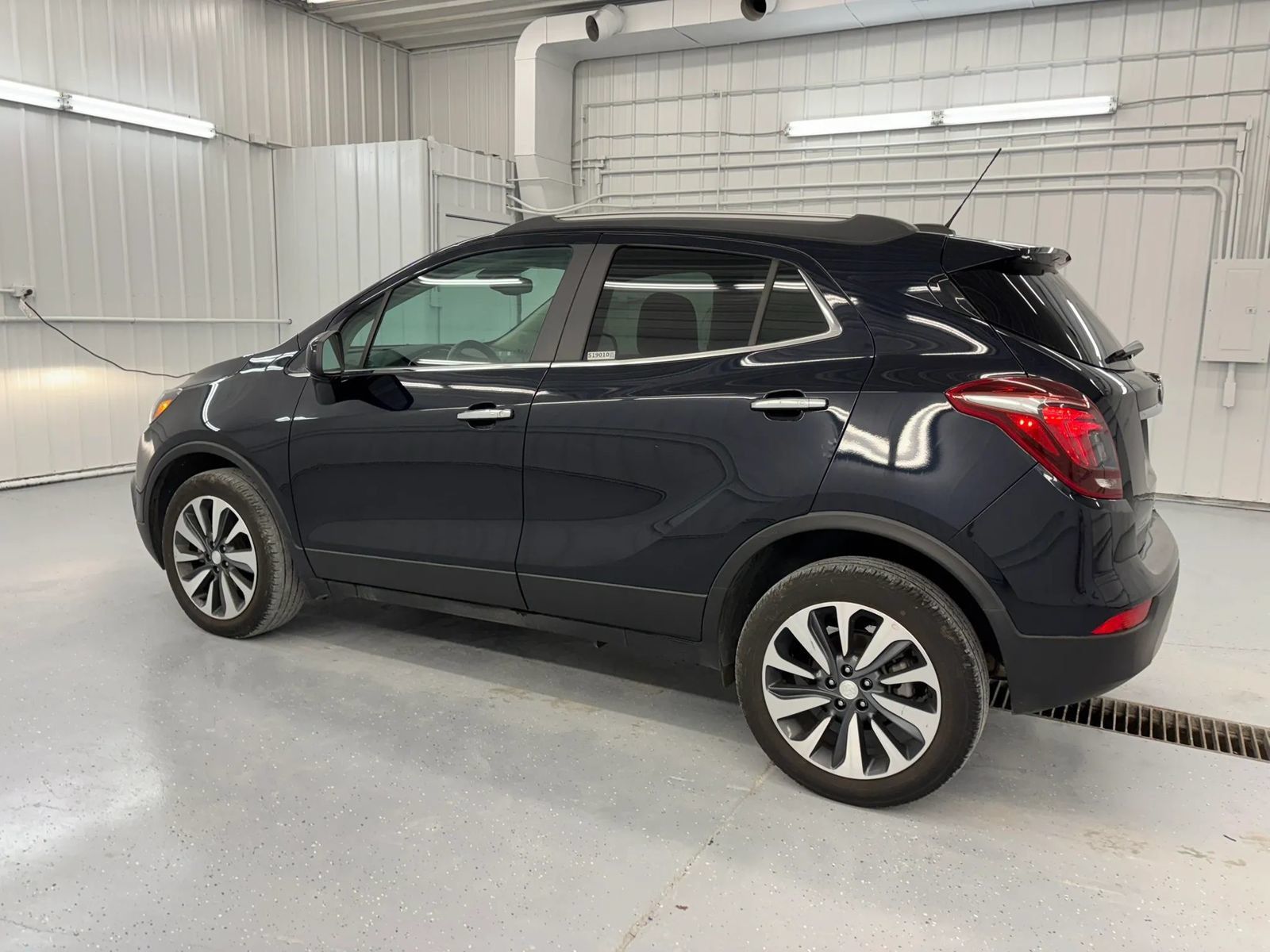 Used 2022 Buick Encore Preferred AWD/4WD image 7