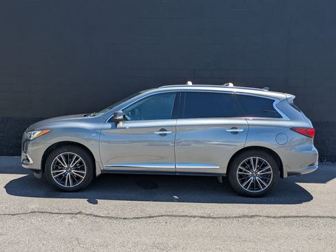 Used 2017 INFINITI QX60 Luxe w/ Deluxe Technology Package AWD/4WD image 8