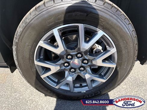 Used 2023 GMC Acadia SLT FWD image 10