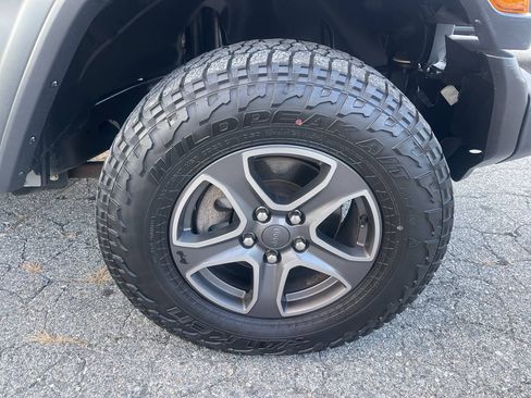Used 2018 Jeep Wrangler Unlimited Sport S AWD/4WD image 33