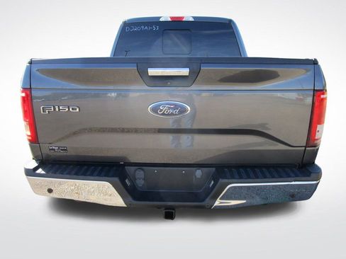 Used 2015 Ford F150 XLT w/ Equipment Group 302A Luxury image 9