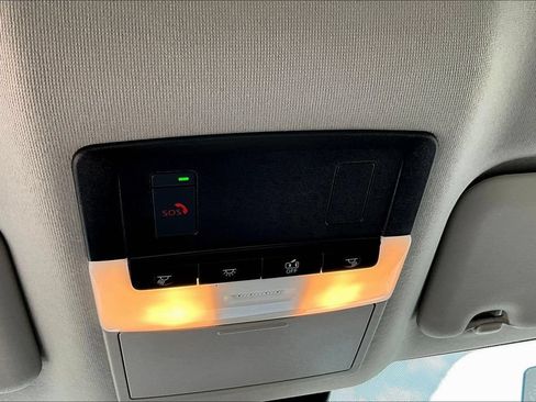 Used 2025 Nissan Sentra SV FWD image 17