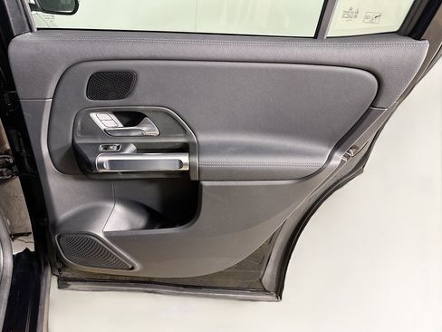 Used 2024 Mercedes-Benz EQB 250+ image 30