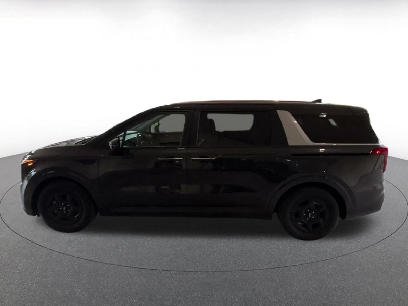 Used 2026 Kia Carnival FWD image 7