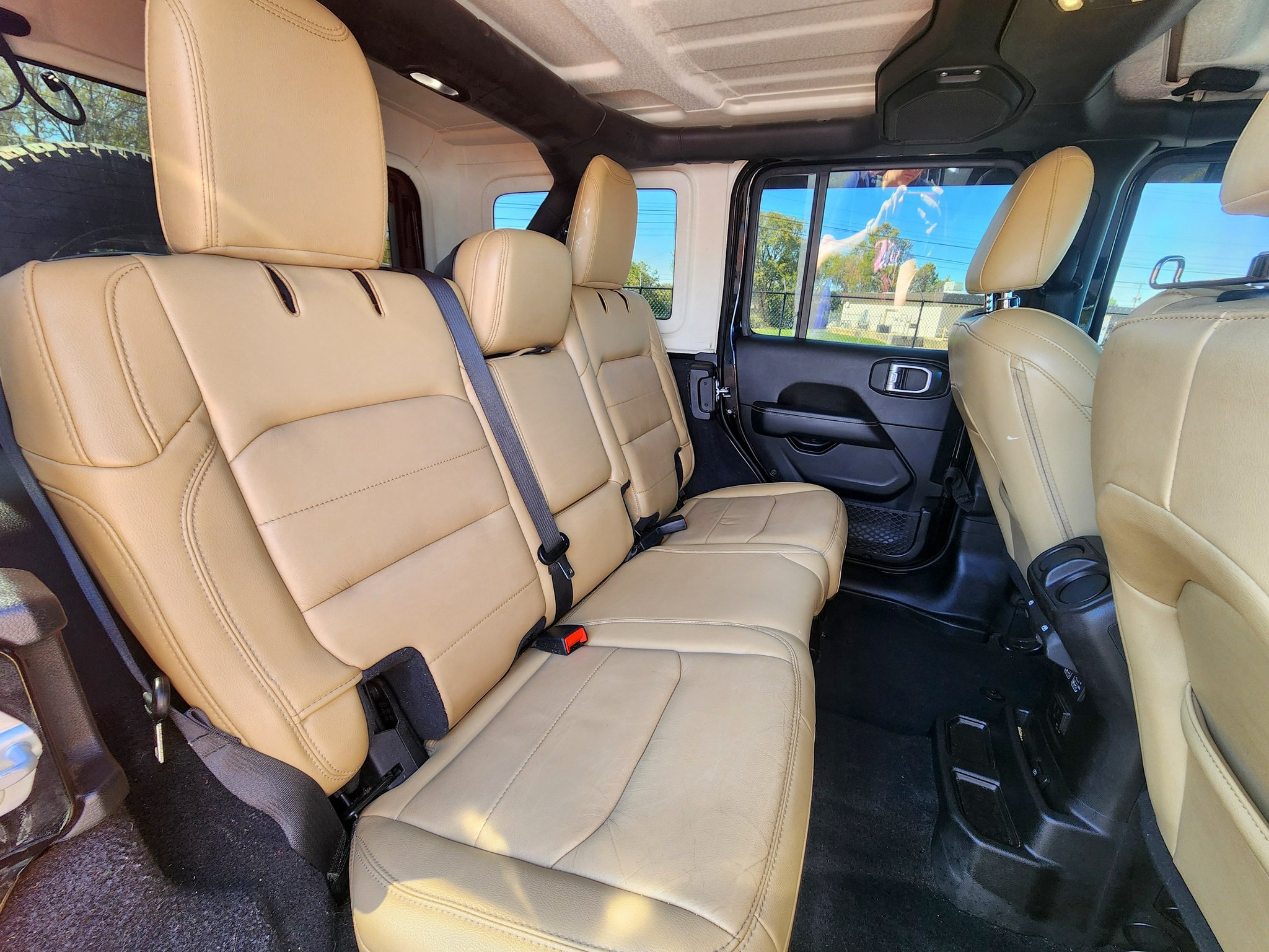 Used 2019 Jeep Wrangler Unlimited Sahara AWD/4WD image 35