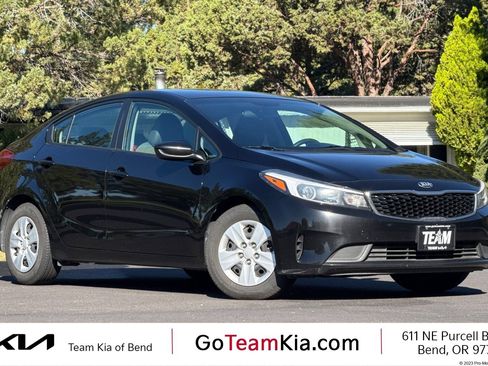 Used 2017 Kia Forte LX FWD image 1
