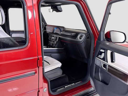 Used 2021 Mercedes-Benz G 63 AMG 4MATIC w/ G Manufaktur Interior Package image 34
