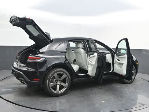 New 2025 Porsche Macan image 38