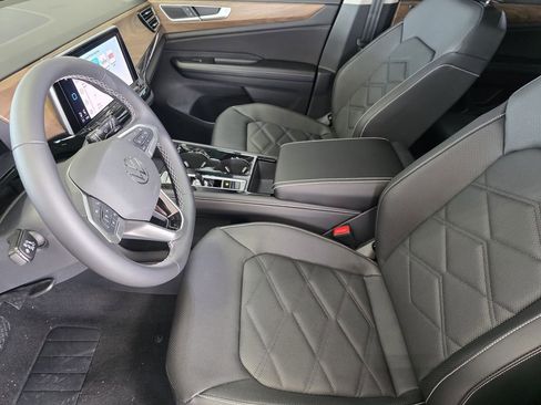 New 2026 Volkswagen Atlas SE FWD image 11