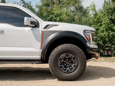 Used 2025 Ford F150 Raptor w/ Equipment Group 803A Raptor R AWD/4WD image 18
