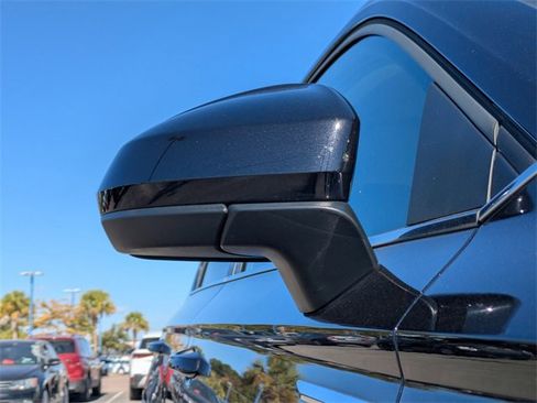 Certified 2024 Volkswagen Taos SE image 12