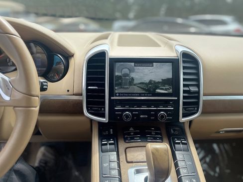Used 2012 Porsche Cayenne AWD/4WD image 17