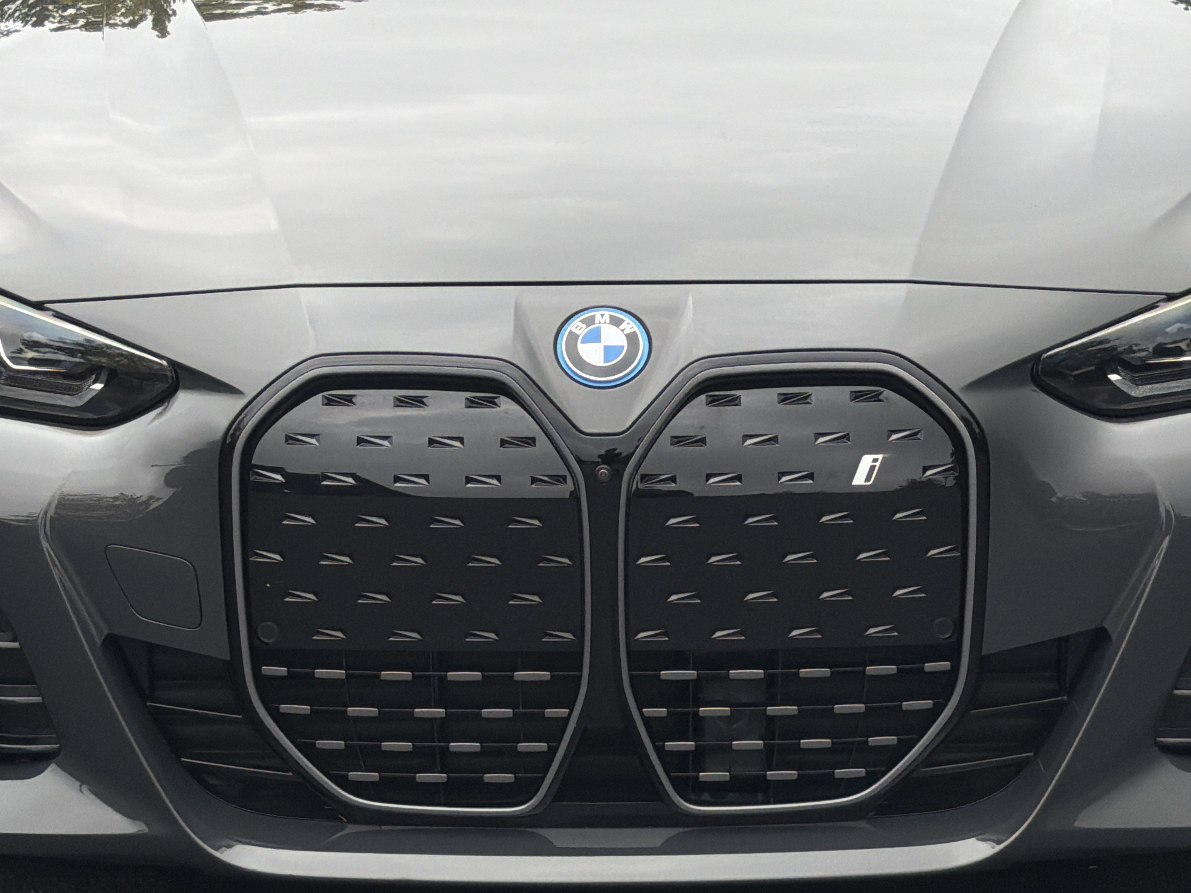 Used 2024 BMW i4 eDrive40 w/ M Sport Package RWD image 21