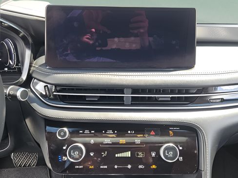 Used 2022 INFINITI QX60 Luxe w/ Cargo Package FWD image 18