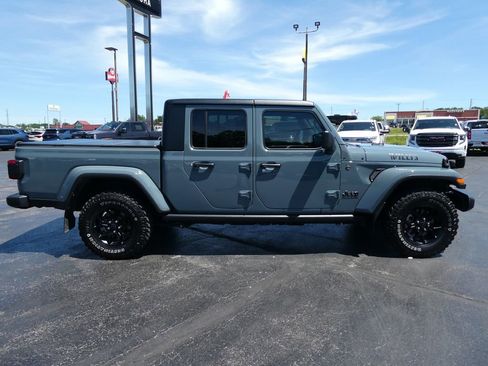 Used 2024 Jeep Gladiator Sport AWD/4WD image 39