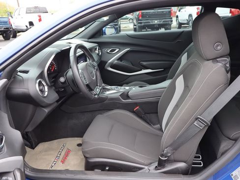 Used 2020 Chevrolet Camaro SS RWD image 4