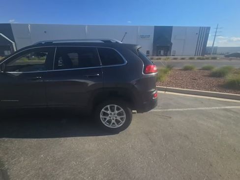 Used 2015 Jeep Cherokee Latitude w/ Comfort/Convenience Group AWD/4WD image 2