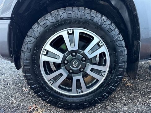 Used 2018 Toyota Tundra SR5 image 27