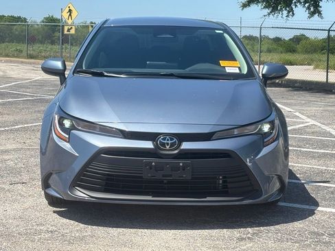 Used 2023 Toyota Corolla LE FWD image 3