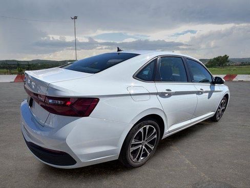 Used 2025 Volkswagen Jetta Sport FWD image 3