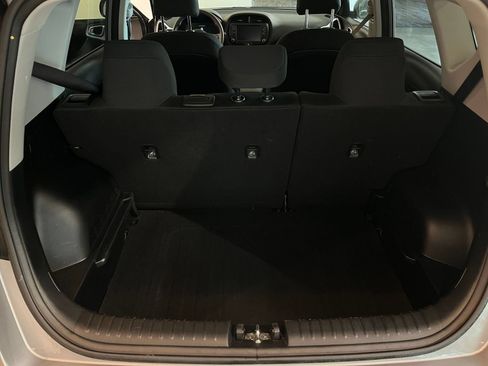 Used 2025 Kia Soul LX w/ LX Technology Package FWD image 30