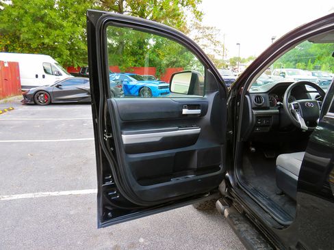 Used 2014 Toyota Tundra SR5 image 14