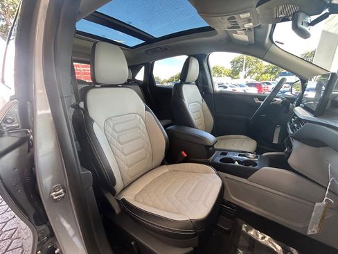Certified 2024 Ford Escape SE w/ PHEV Premium Package FWD image 30