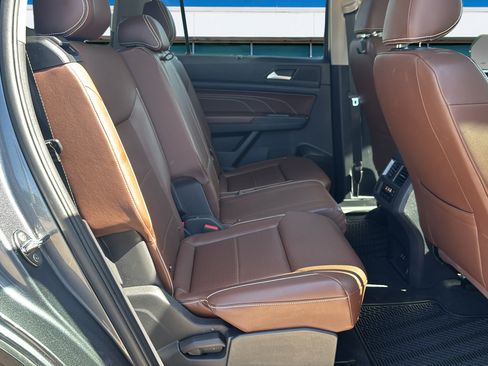 Used 2023 Volkswagen Atlas SE w/ Panoramic Sunroof Package FWD image 13