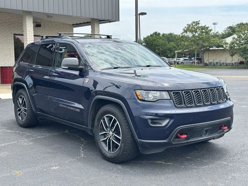 Used 2018 Jeep Grand Cherokee Trailhawk image 1