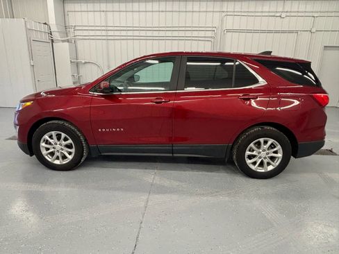 Used 2021 Chevrolet Equinox LT image 2