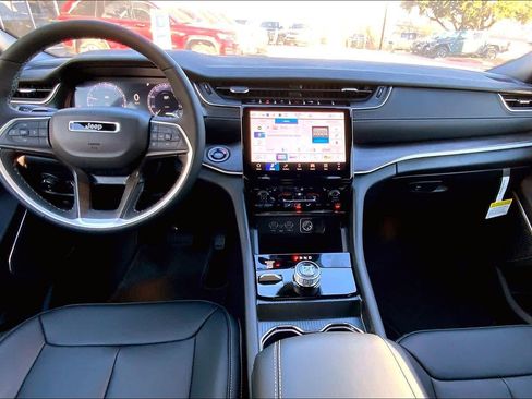 New 2025 Jeep Grand Cherokee L Limited w/ Black Appearance Package image 5