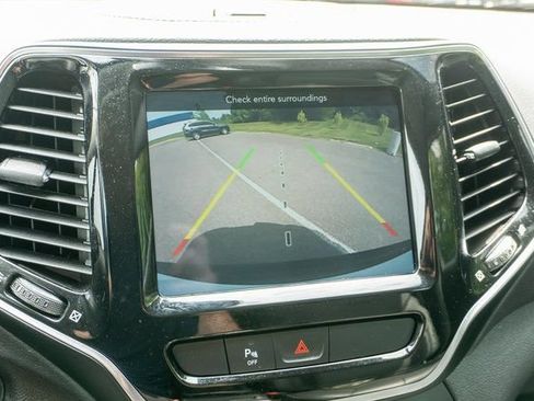 Used 2019 Jeep Cherokee Limited AWD/4WD image 25