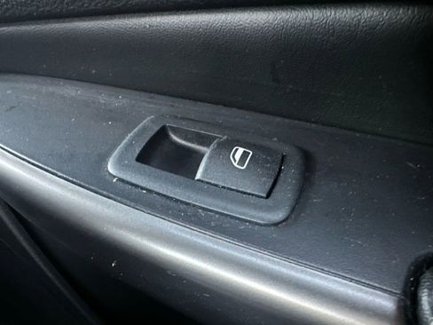 Used 2020 Jeep Cherokee Limited FWD image 35