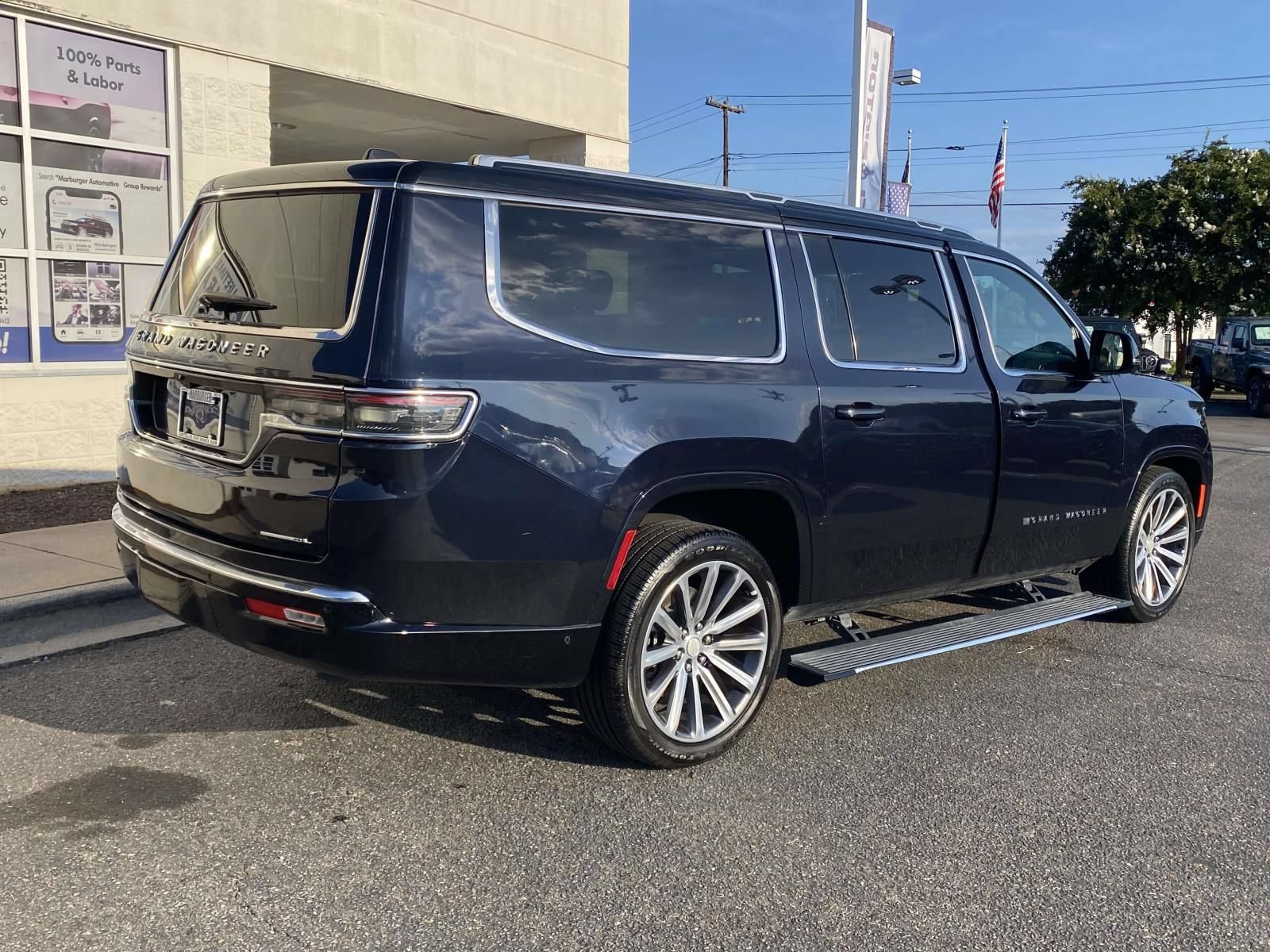 Used 2023 Jeep Grand Wagoneer L Series II AWD/4WD image 7