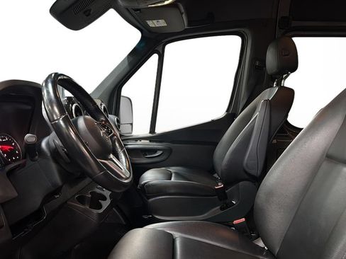 Used 2023 Mercedes-Benz Sprinter 2500 image 19