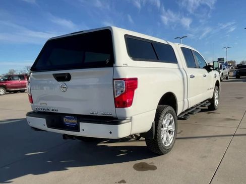 Used 2021 Nissan Titan SV w/ SV Convenience Package AWD/4WD image 8