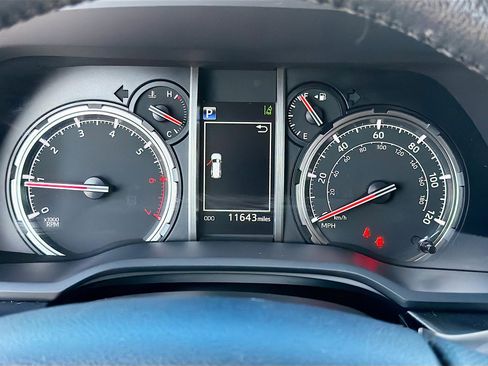 Used 2024 Toyota 4Runner TRD Off-Road Premium w/ Moonroof Package image 38