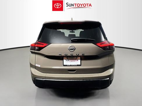 Used 2025 Nissan Rogue SV FWD image 5