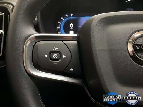 Used 2025 Volvo XC40 B5 Plus image 35