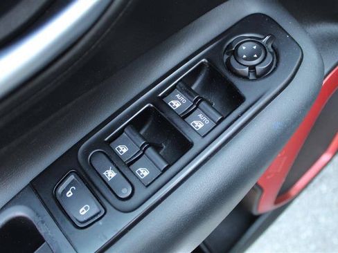 Used 2021 Jeep Renegade Trailhawk AWD/4WD image 12
