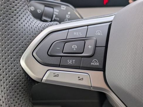 New 2026 Volkswagen Tiguan SE R-Line FWD image 28