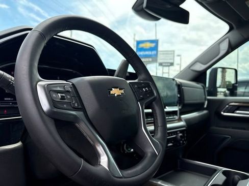 Used 2025 Chevrolet Silverado 2500 LT w/ Z71 Chrome Sport Edition AWD/4WD image 21