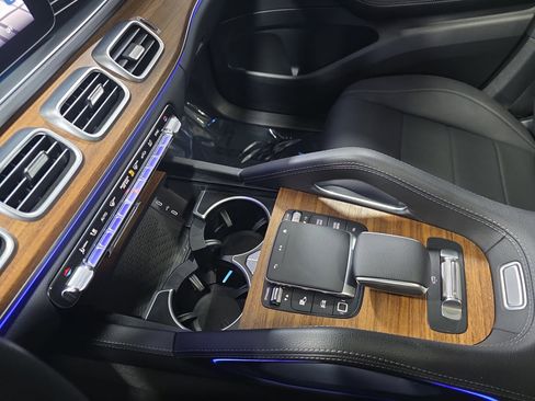 Certified 2025 Mercedes-Benz GLS 450 4MATIC image 25