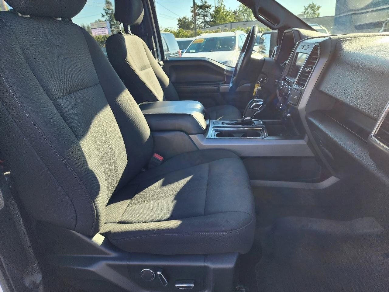 Used 2018 Ford F150 XLT w/ Equipment Group 302A Luxury AWD/4WD image 26