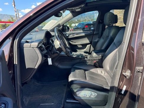 Used 2017 Porsche Macan S image 20
