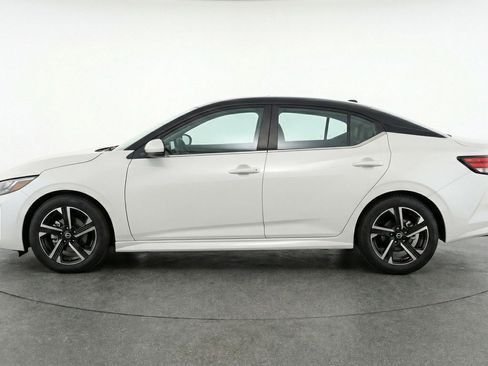 Used 2025 Nissan Sentra SV FWD image 5