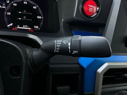 Used 2025 Toyota Tacoma TRD Off-Road image 36