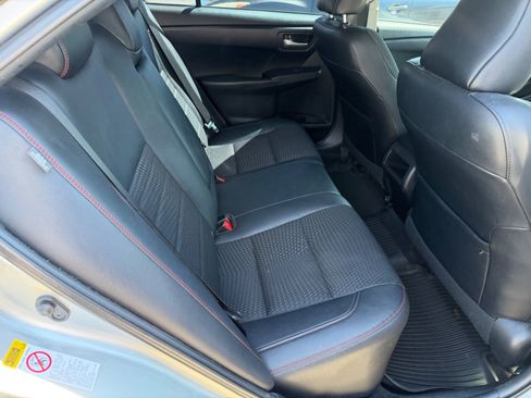 Used 2015 Toyota Camry SE FWD image 10