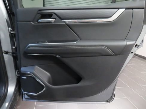 Used 2024 GMC Acadia Elevation w/ Luxury Package FWD image 13